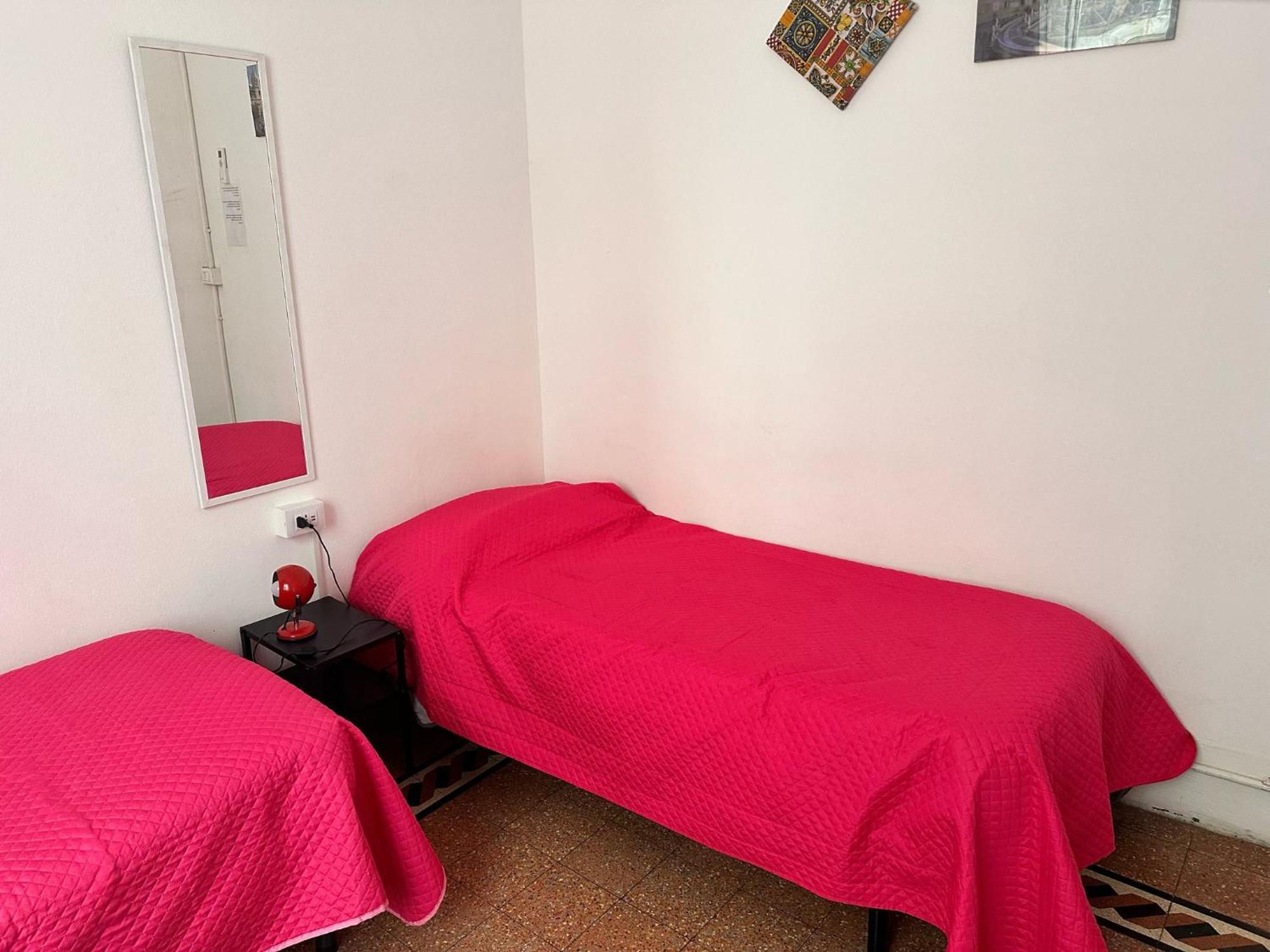 Hostal Via Zara Palermo