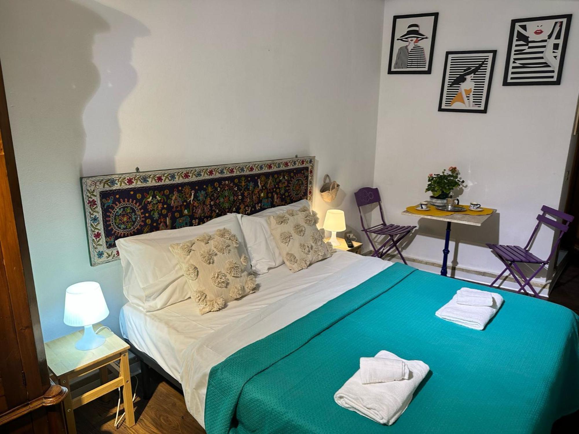 Hostal Via Zara