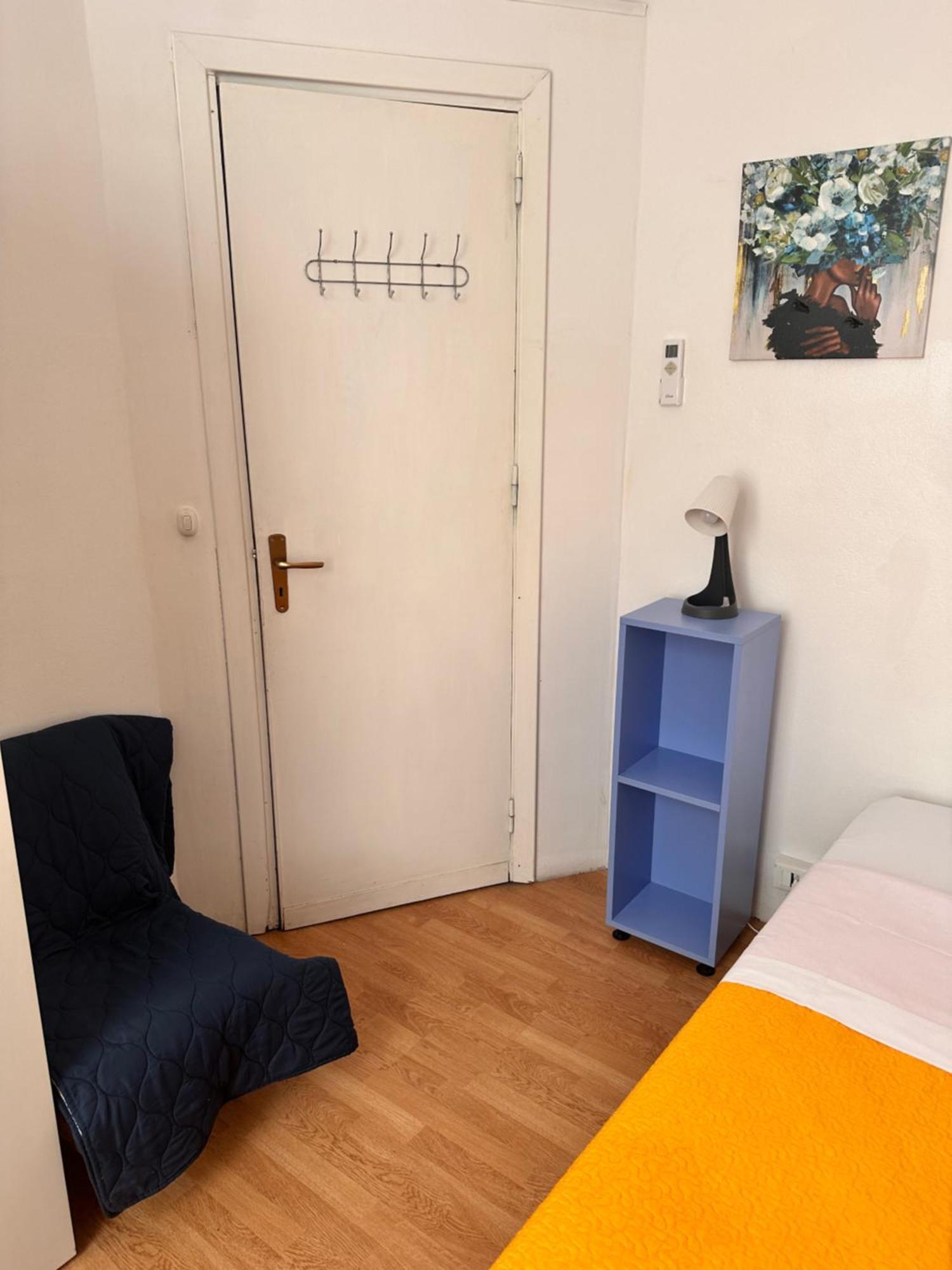 Hostal Via Zara *